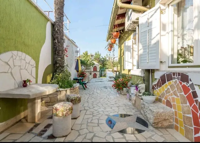 Kuca Za Odmor Lucy Lejlighed *